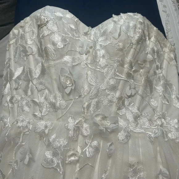 Anthropologie “The Ivy” Ivory Strapless Wedding Dress